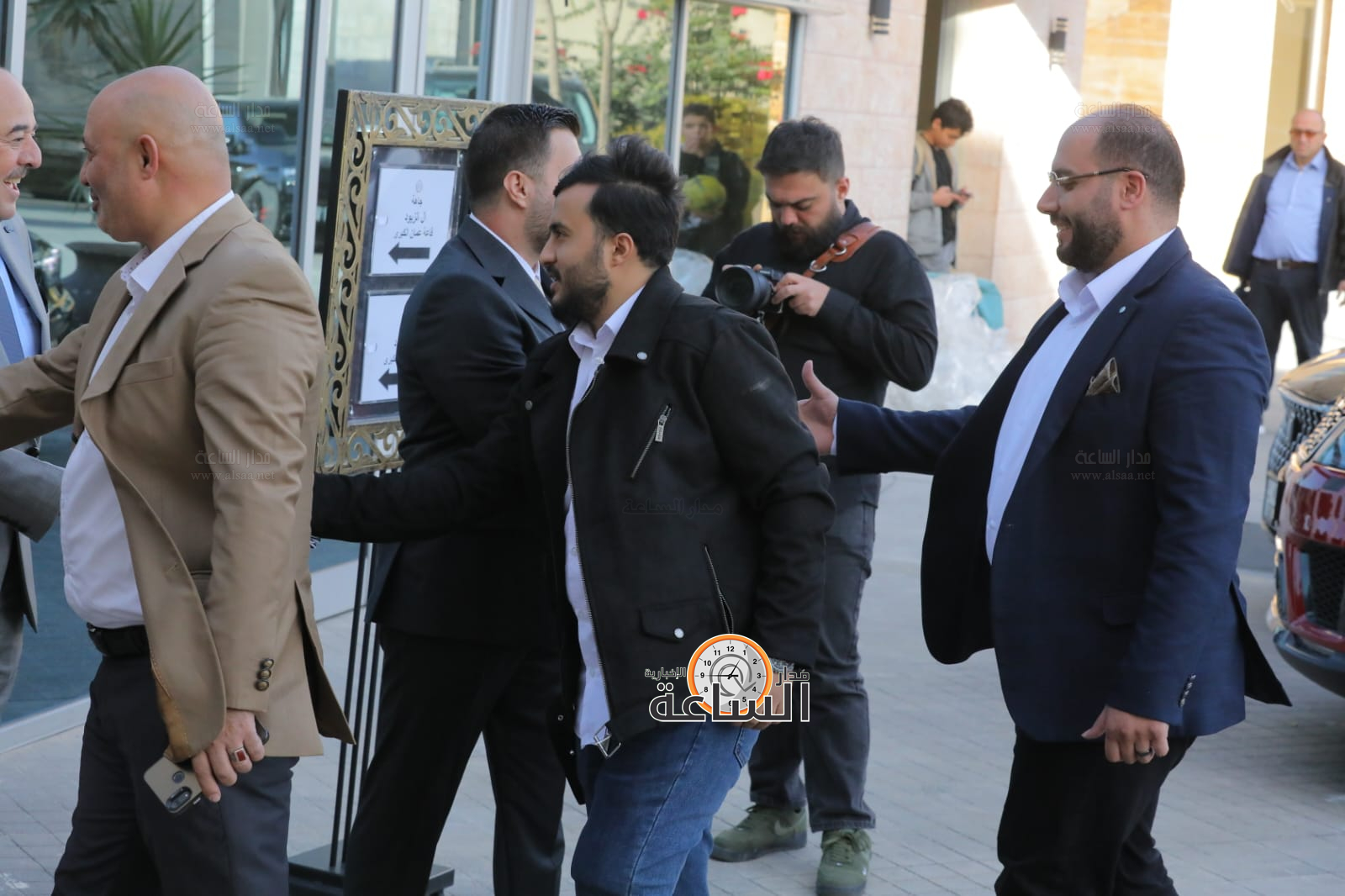 Madar Al-Saa Images 0.5159621518833544