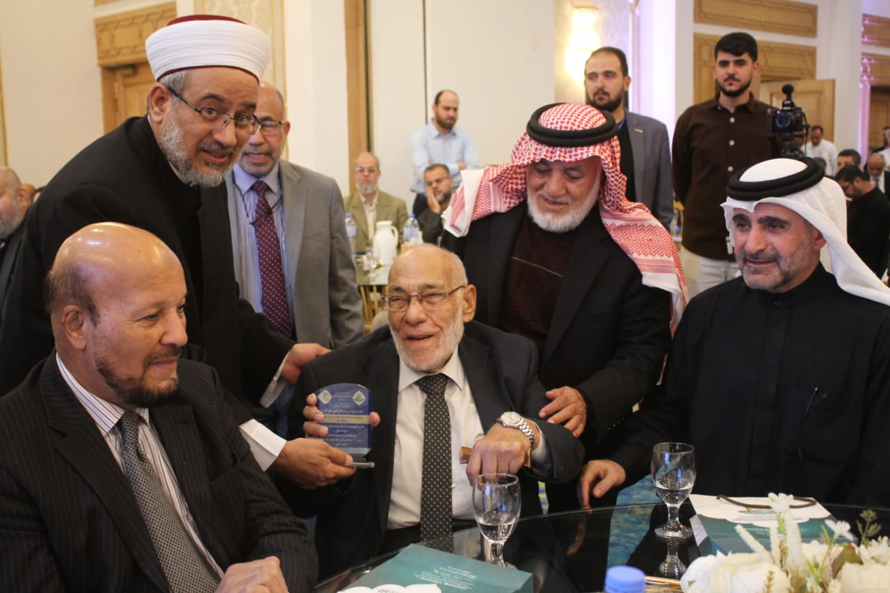 Madar Al-Saa Images 0.4165693048453909