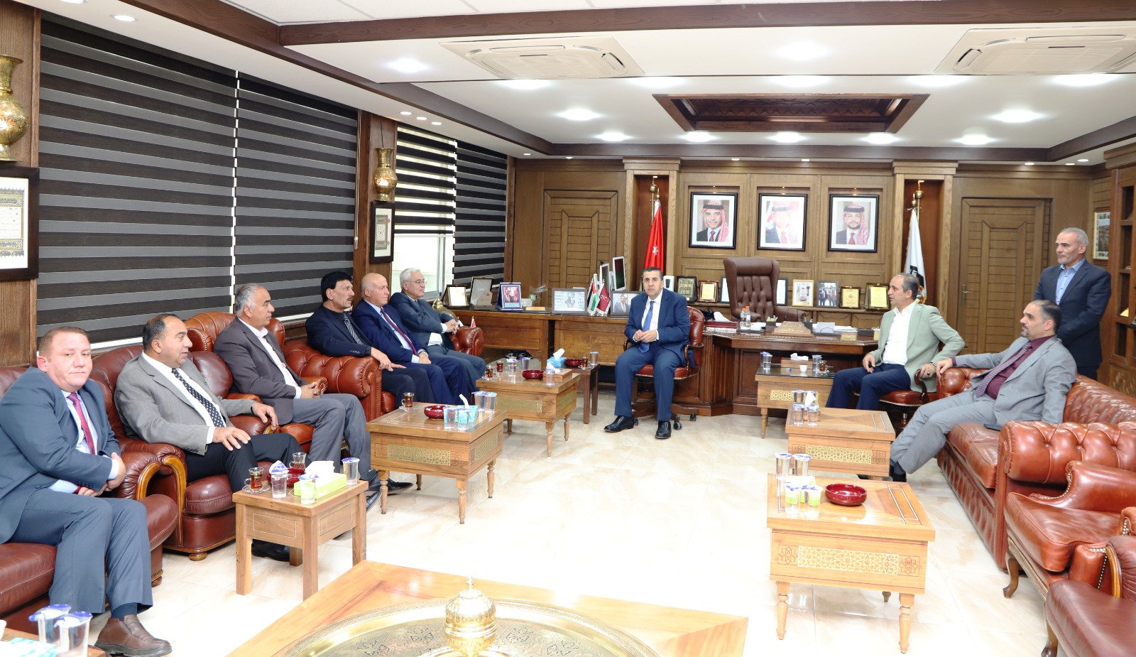 Madar Al-Saa Images 0.4985004078958222