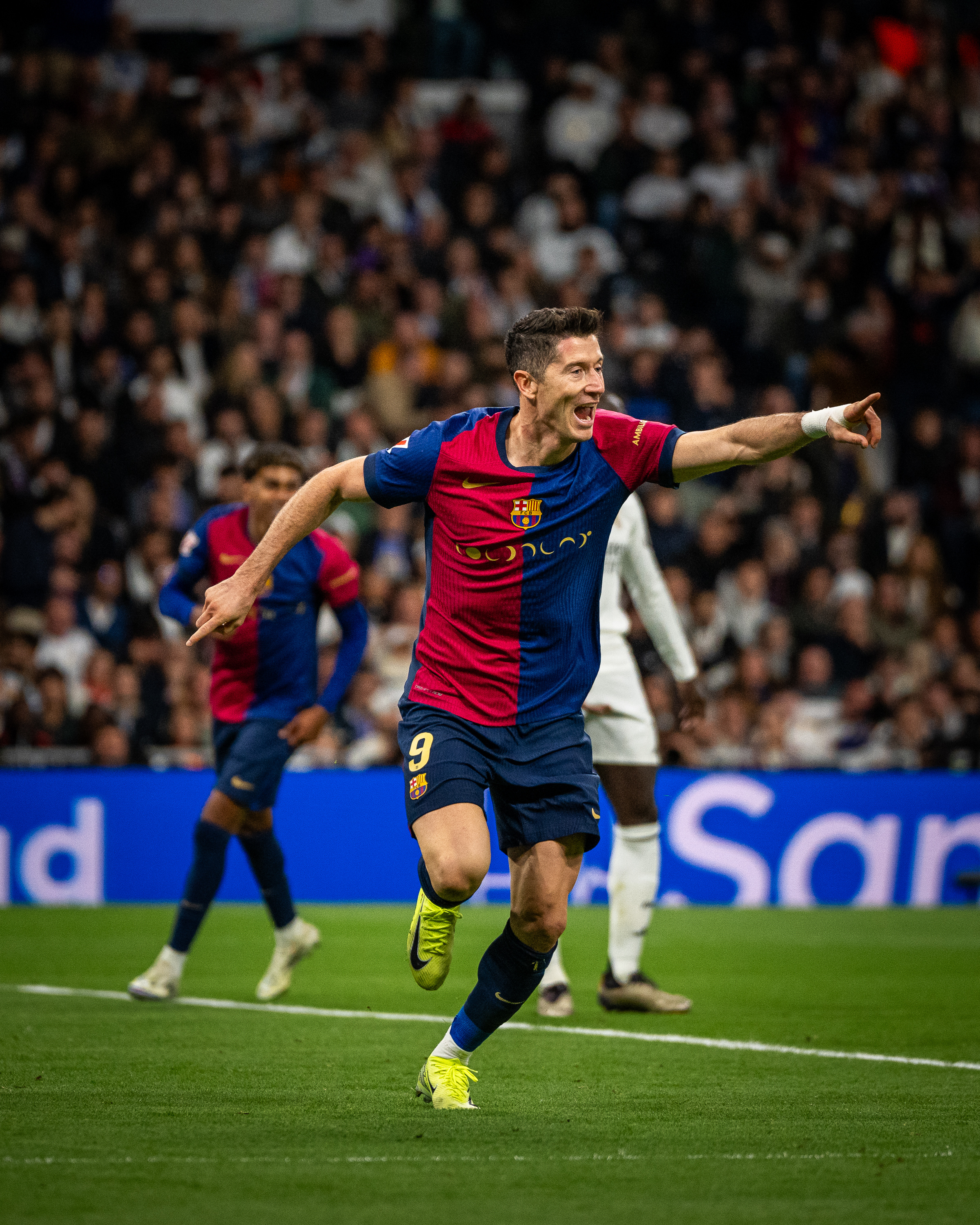 Madar Al-Saa Images 0.9912941767752972