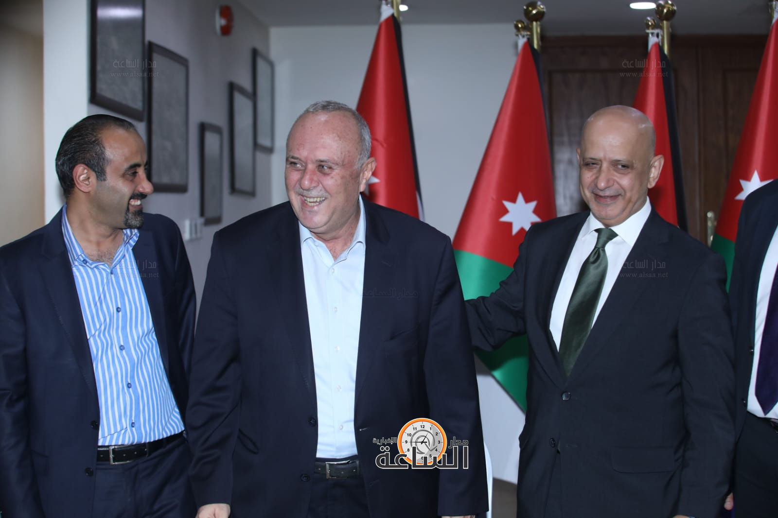 Madar Al-Saa Images 0.9610308134350634