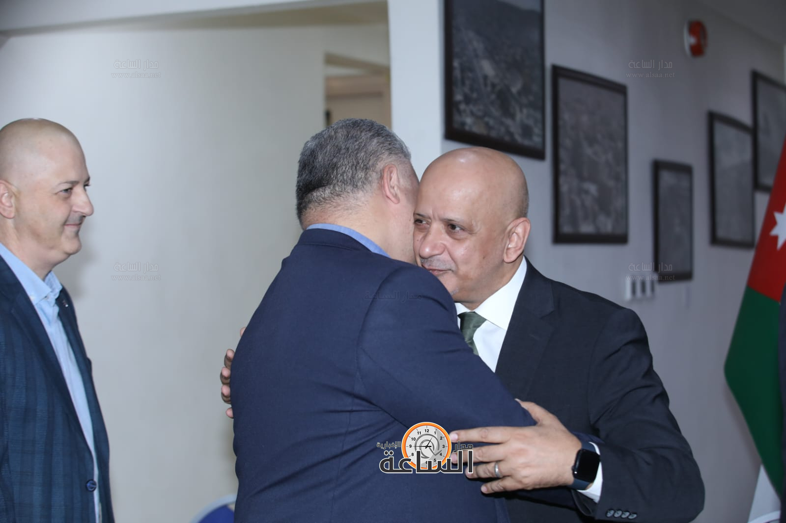 Madar Al-Saa Images 0.37891423981407435