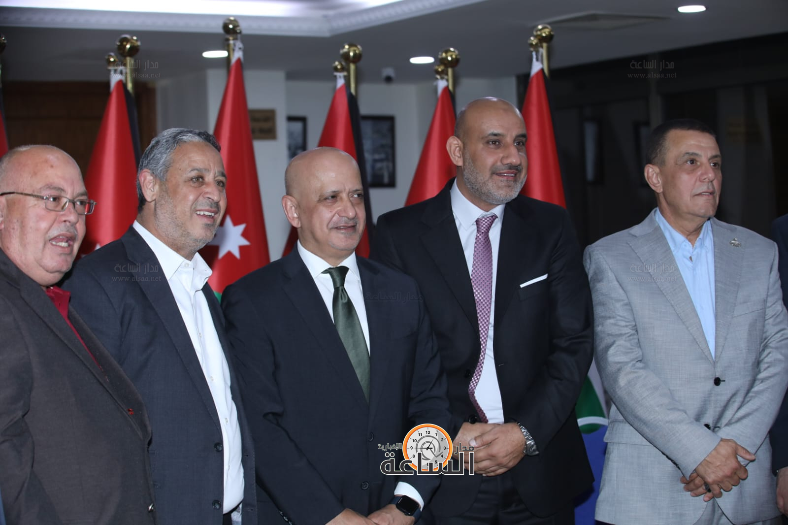 Madar Al-Saa Images 0.13700125280706144