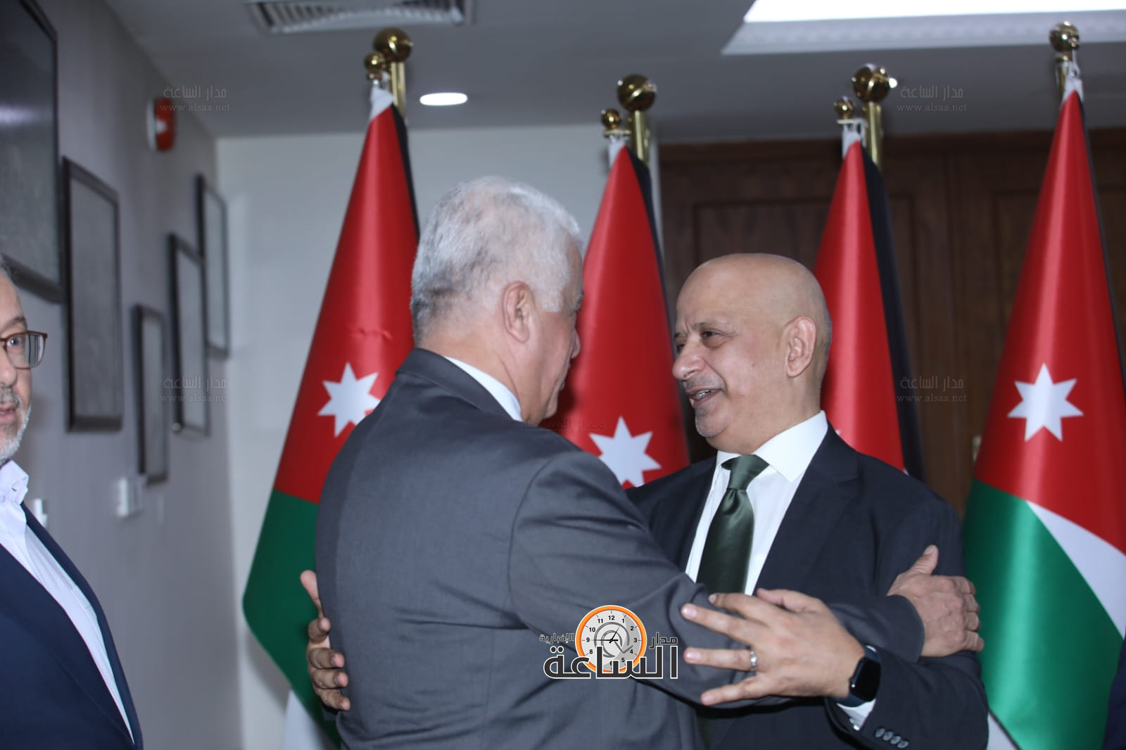 Madar Al-Saa Images 0.34518121891643694