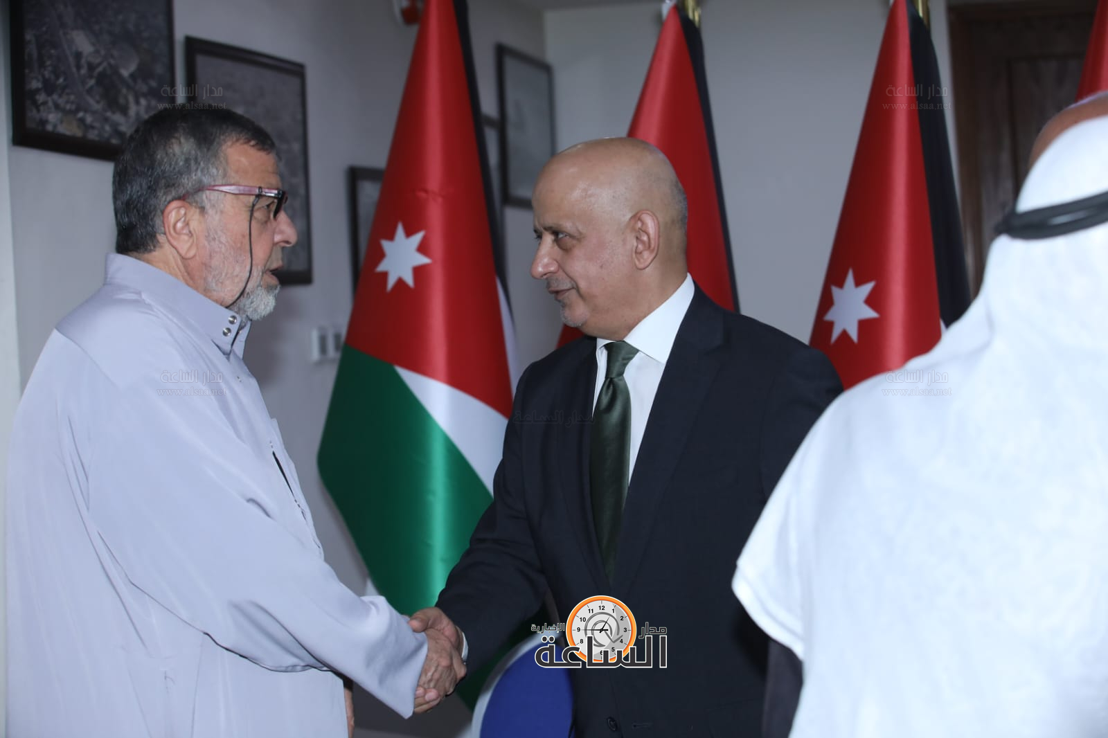 Madar Al-Saa Images 0.683613704852555