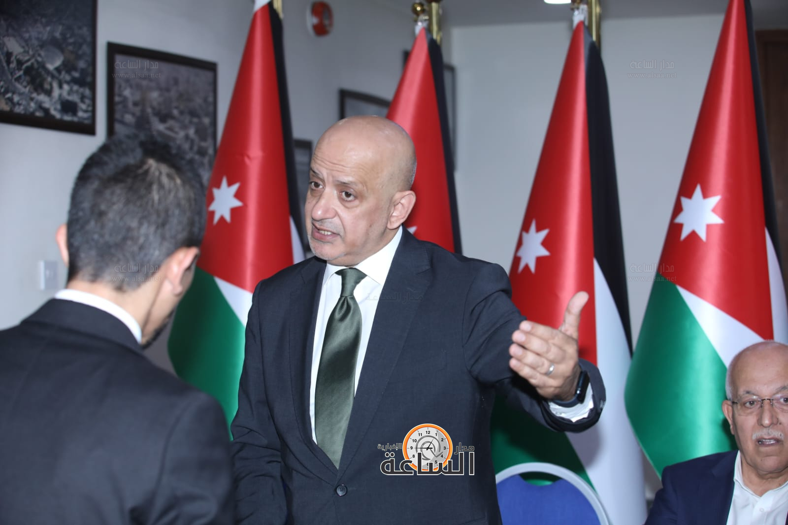 Madar Al-Saa Images 0.8640459528408655