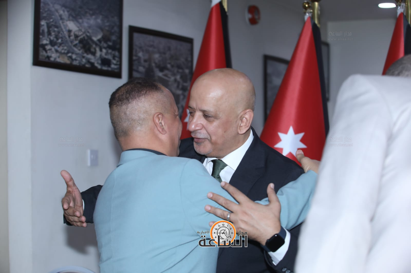 Madar Al-Saa Images 0.06275336215518168