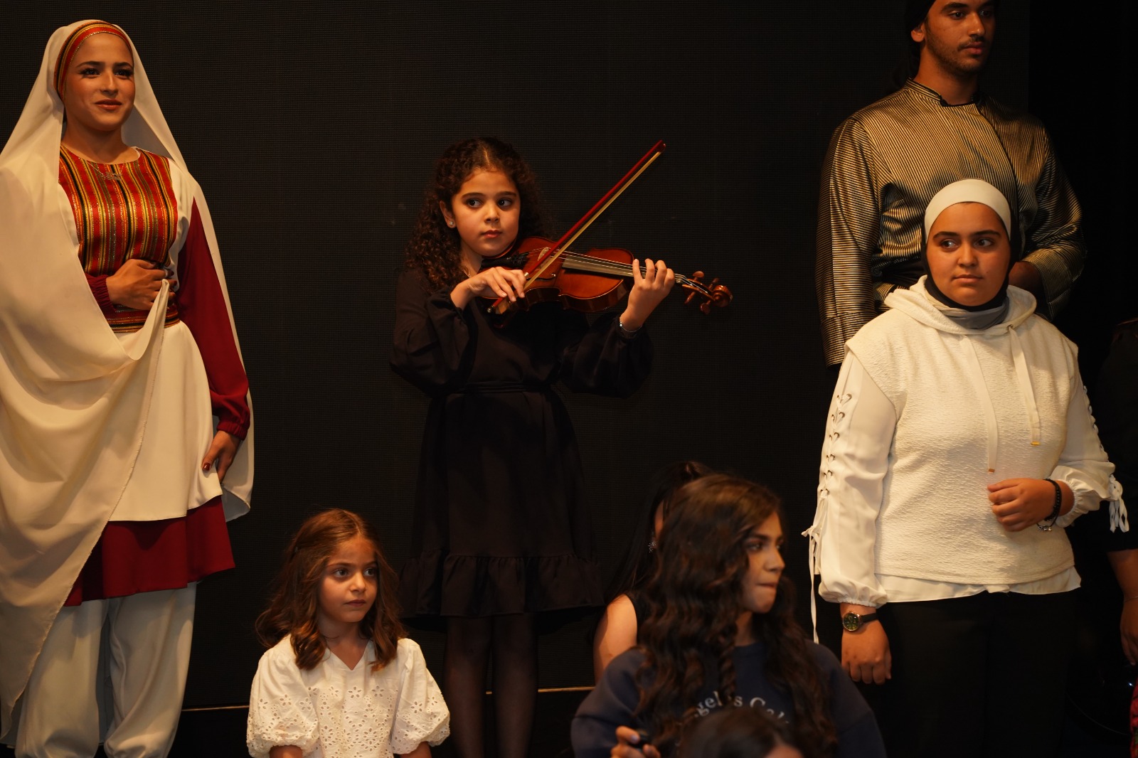 Madar Al-Saa Images 0.7050183820939968