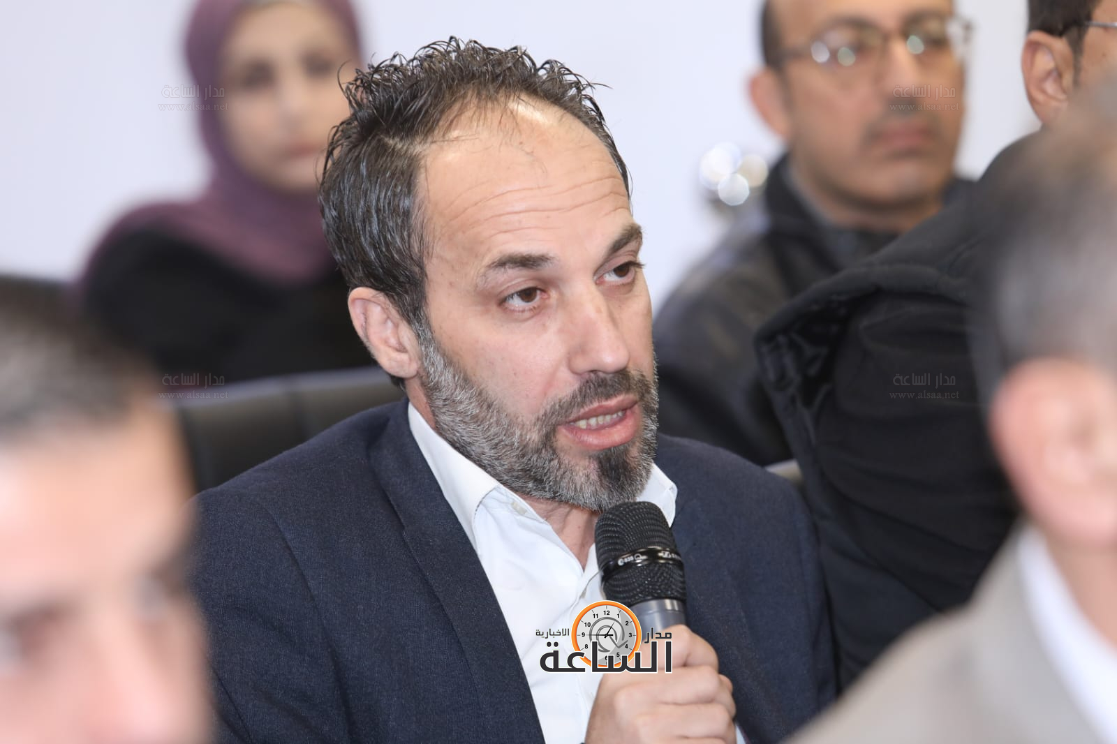 Madar Al-Saa Images 0.7618918659523821