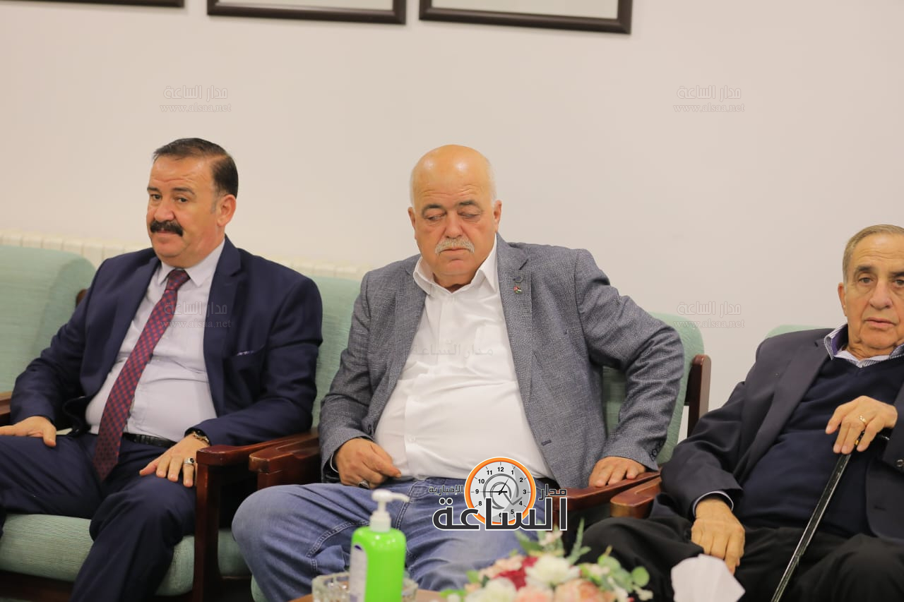 Madar Al-Saa Images 0.7158816411235629