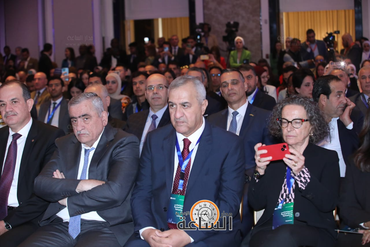 Madar Al-Saa Images 0.7849300313498839