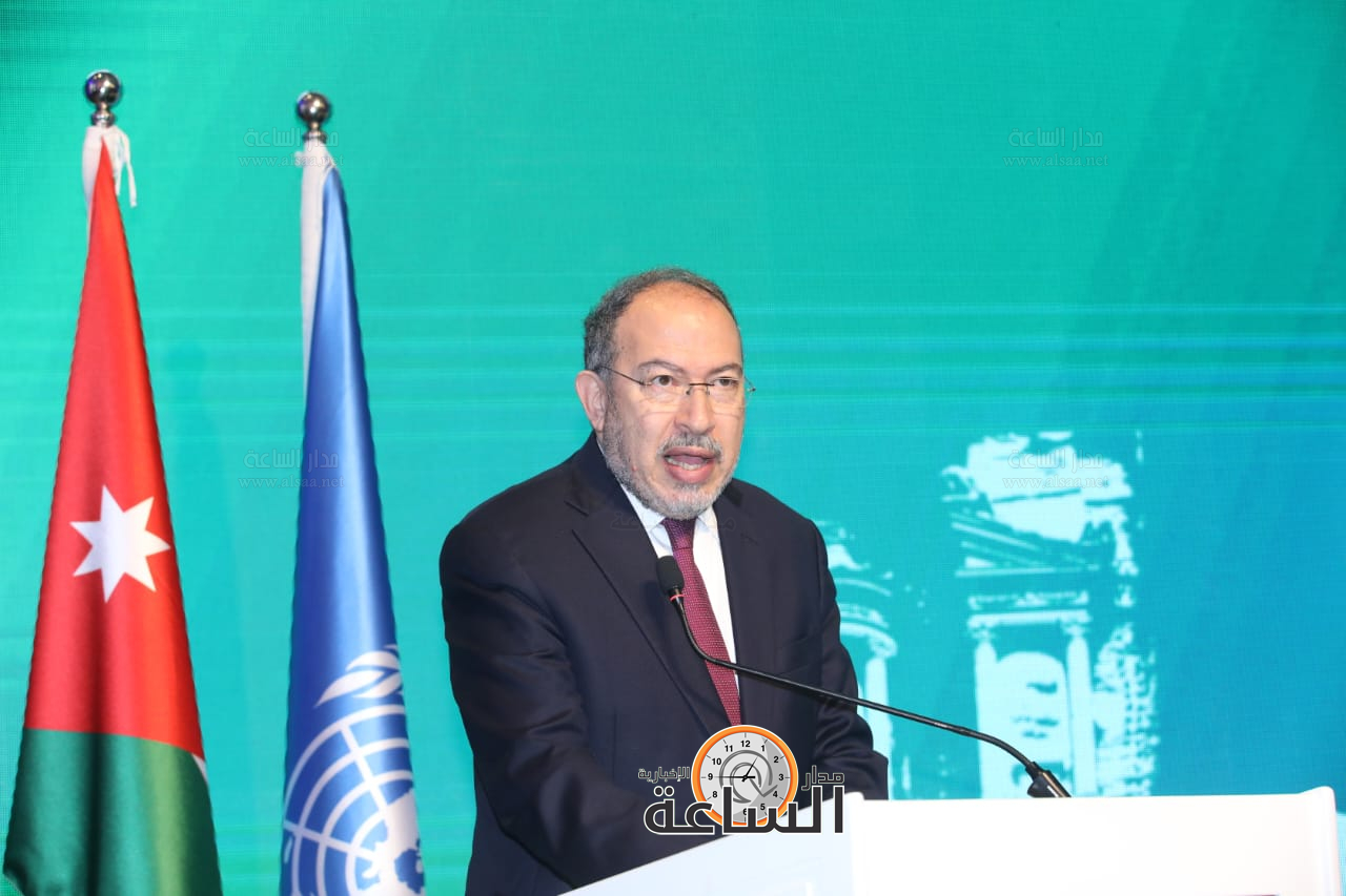 Madar Al-Saa Images 0.48385850219613347