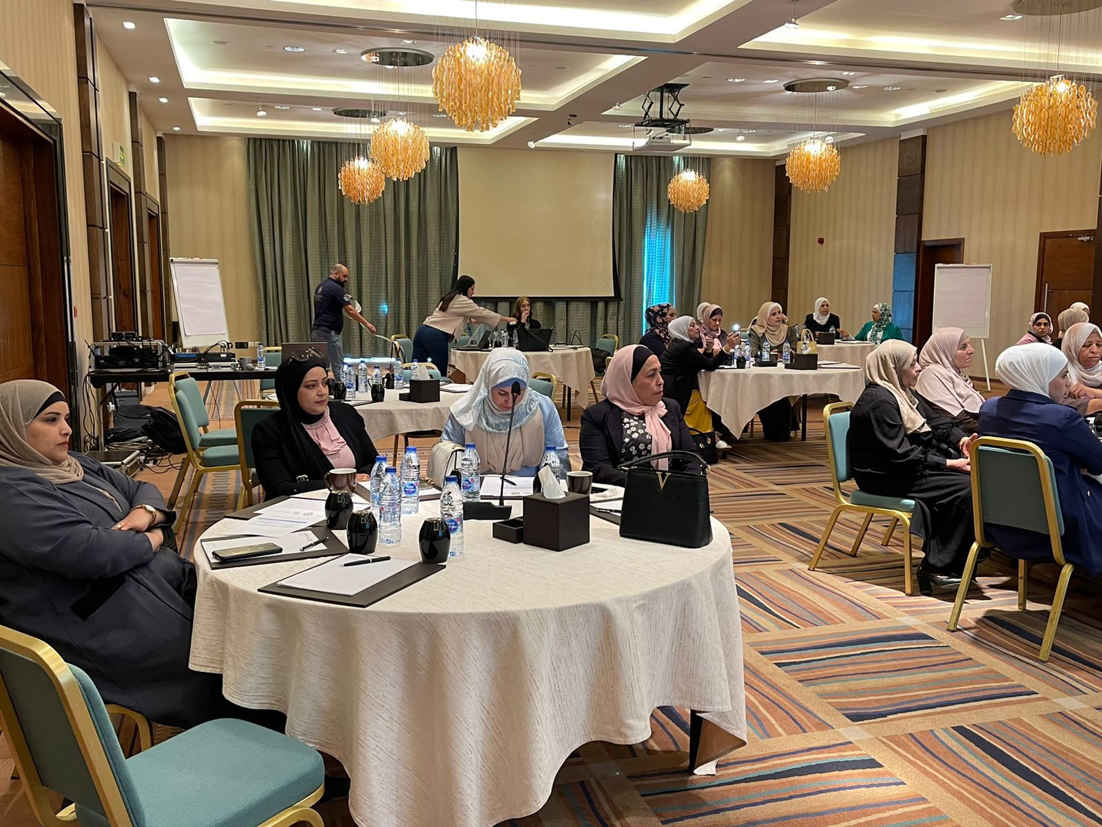 Madar Al-Saa Images 0.9038211651129697