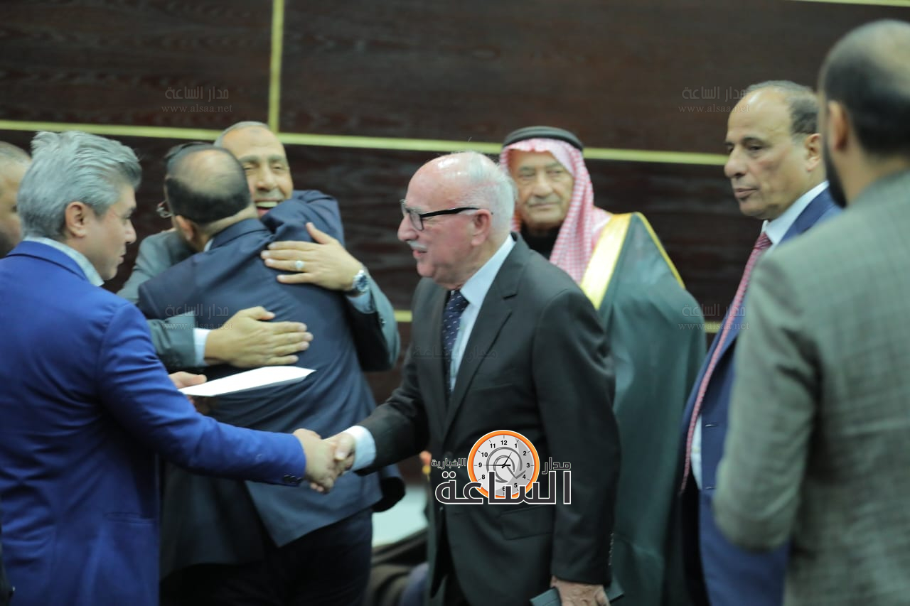 Madar Al-Saa Images 0.545524411825044