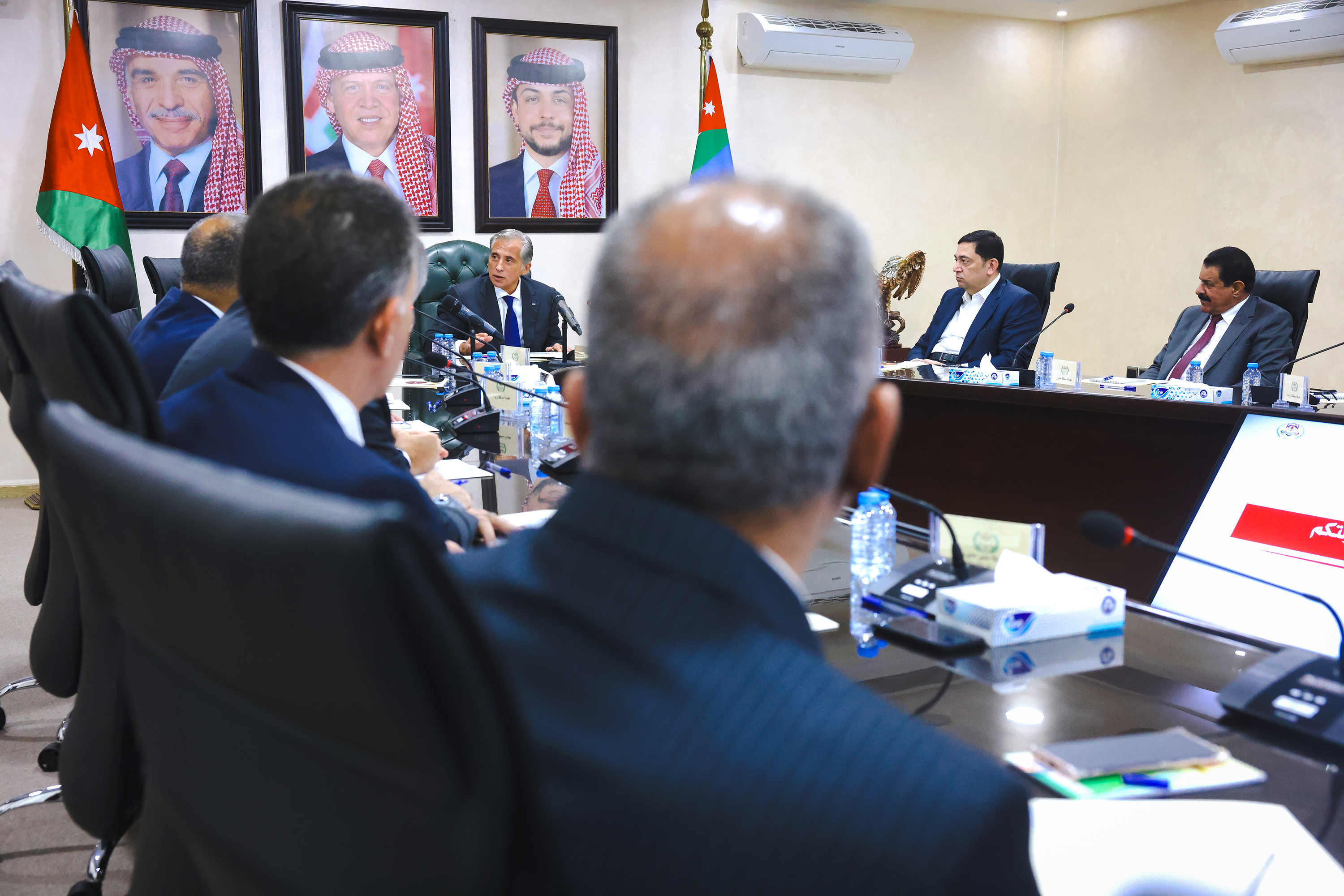 Madar Al-Saa Images 0.7655434591543473