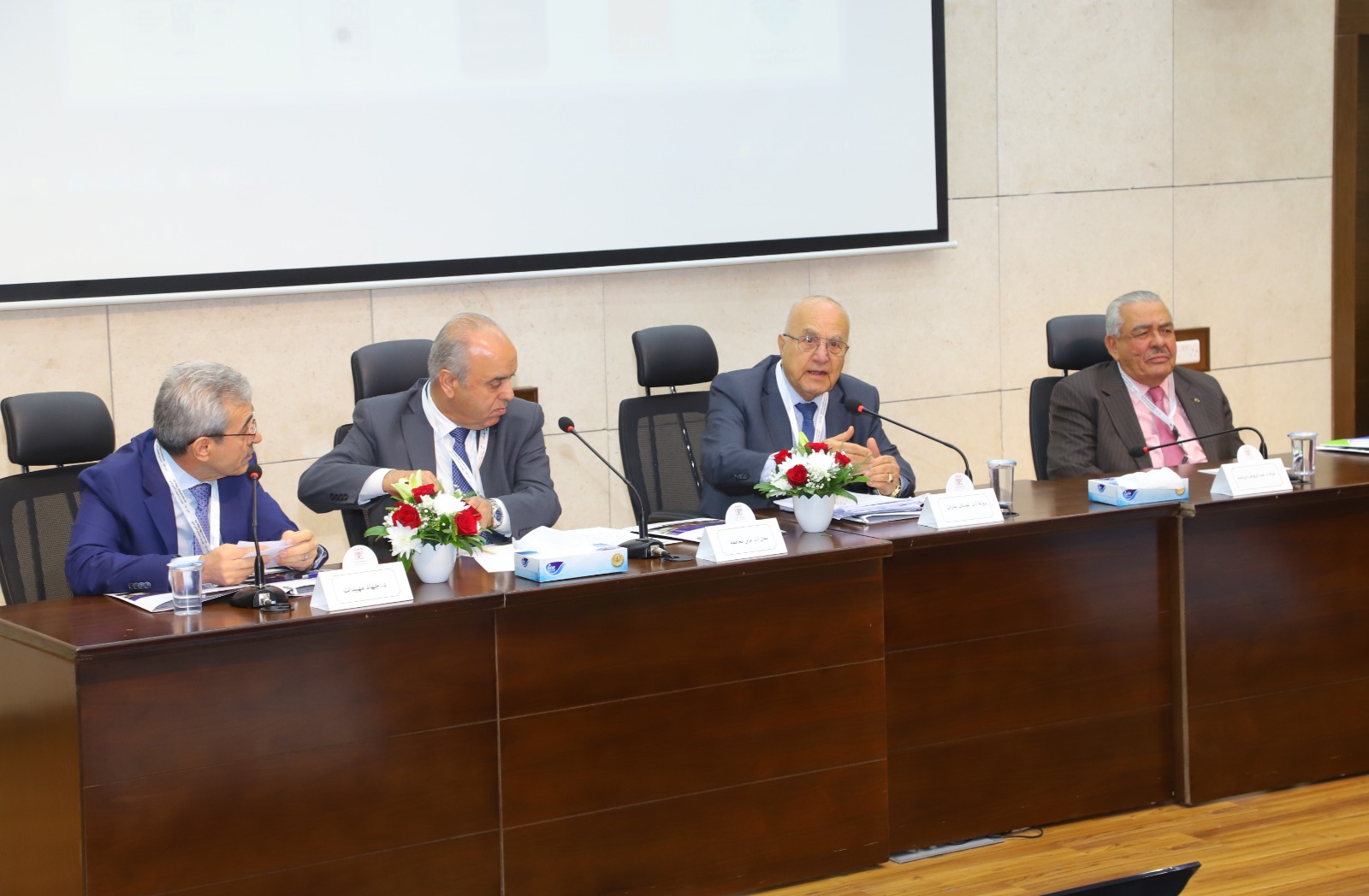 Madar Al-Saa Images 0.4856993258461013