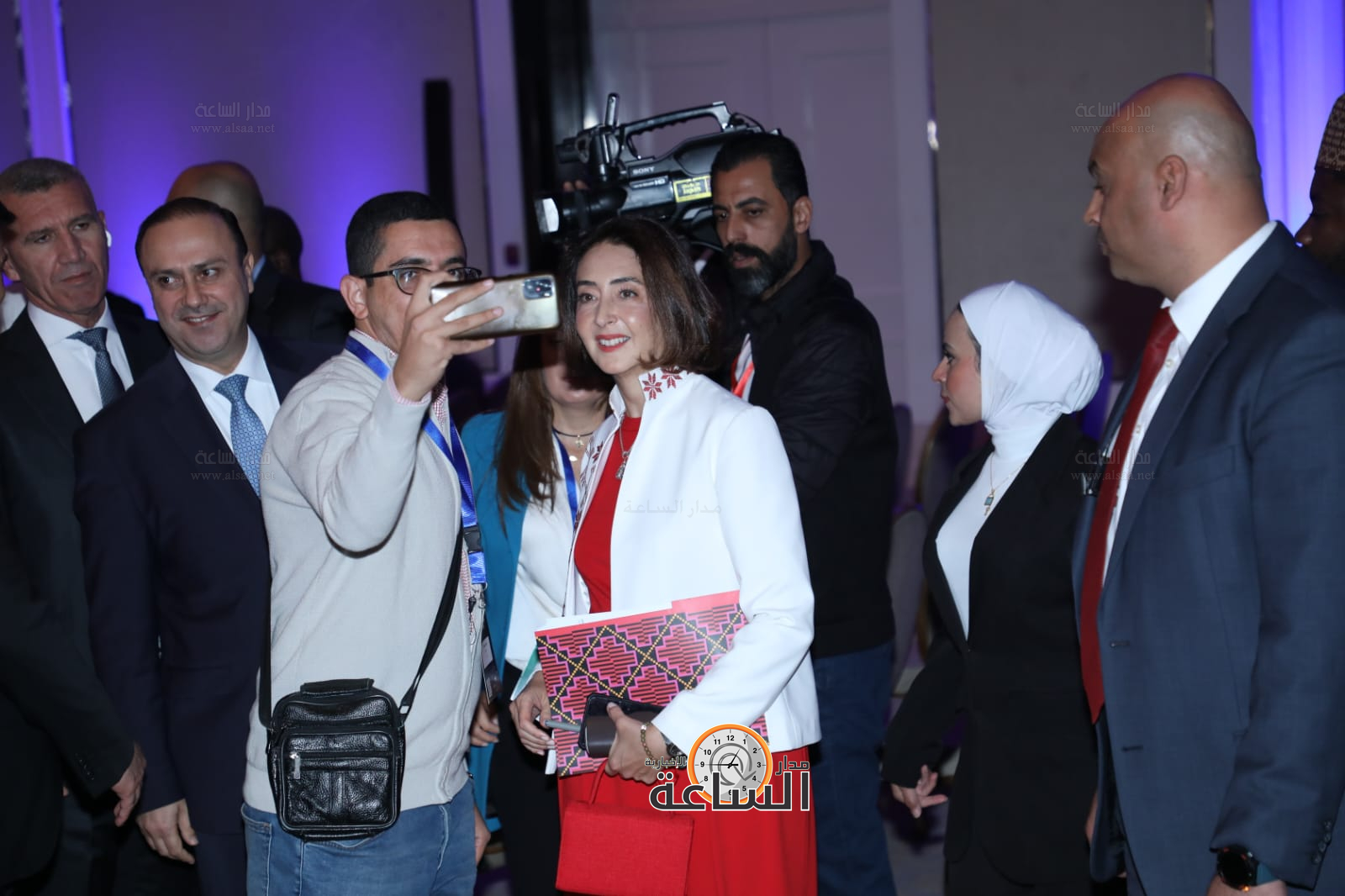 Madar Al-Saa Images 0.35040815454448304