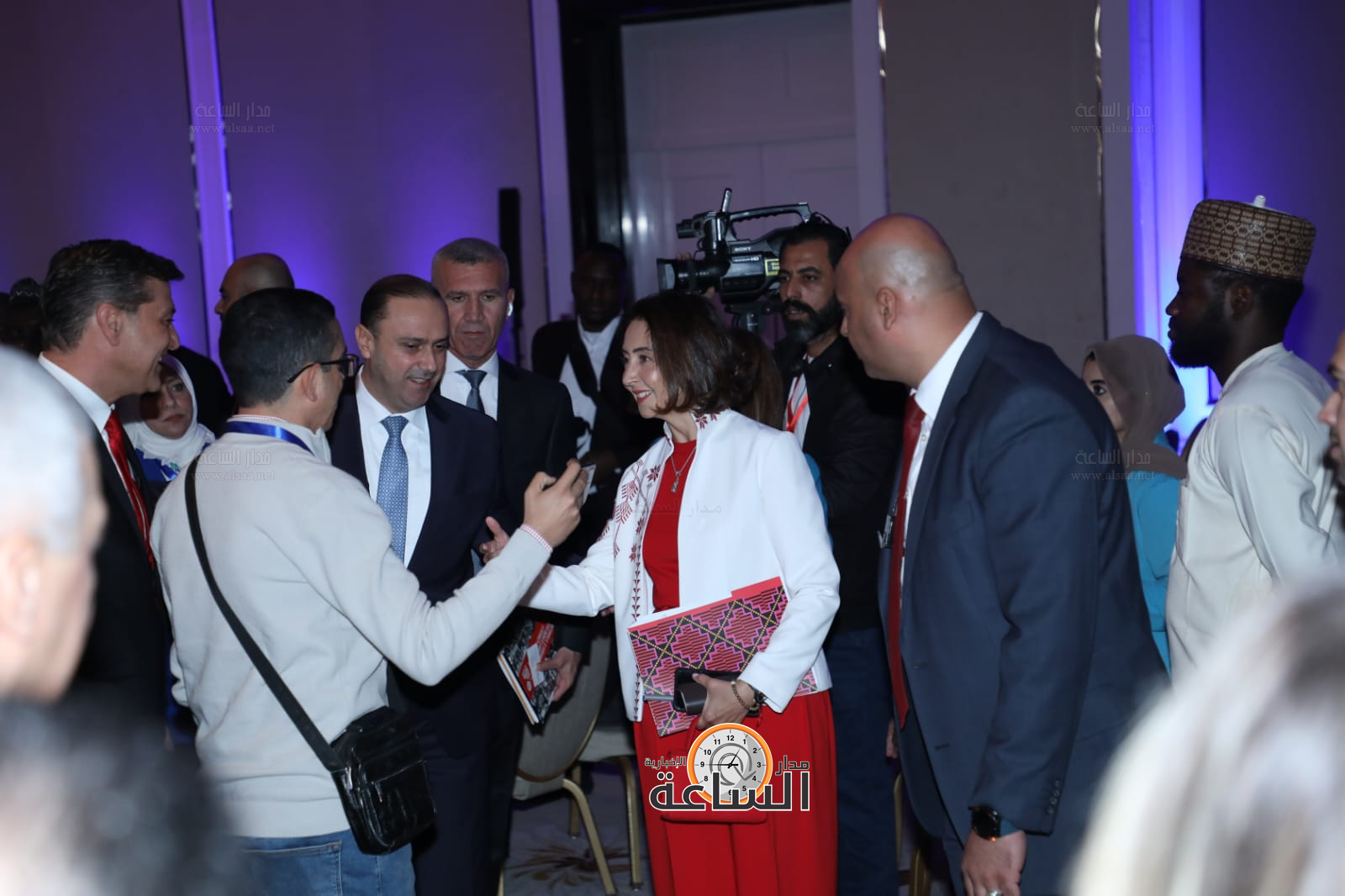 Madar Al-Saa Images 0.7869880439991719