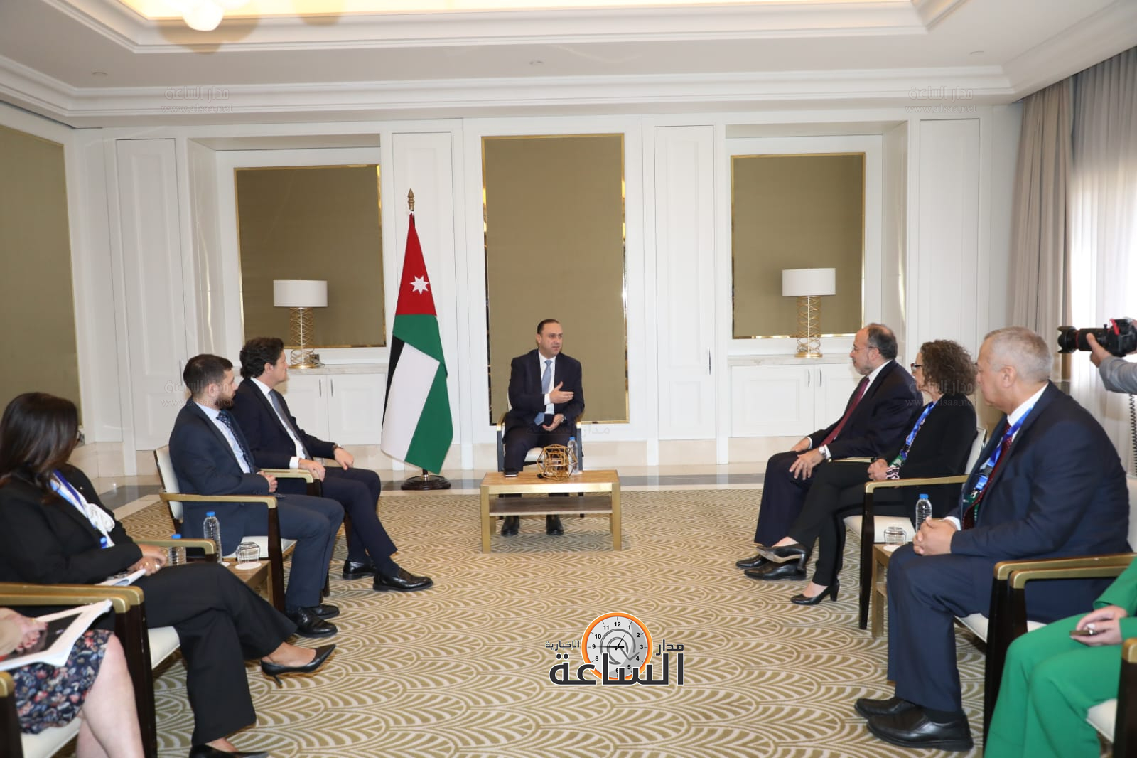 Madar Al-Saa Images 0.7854689332750795