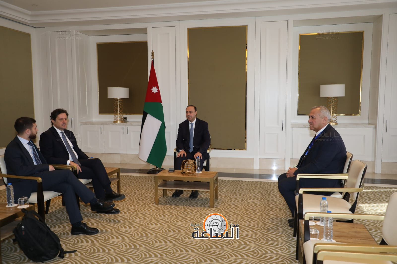 Madar Al-Saa Images 0.8939592629449327