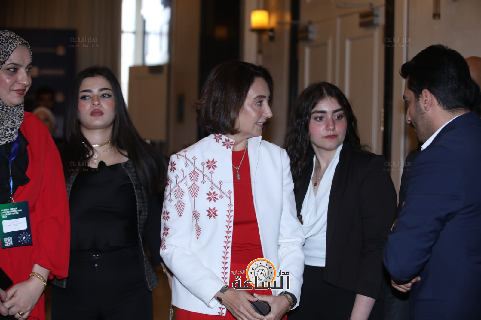 Madar Al-Saa Images 0.43042492629697704