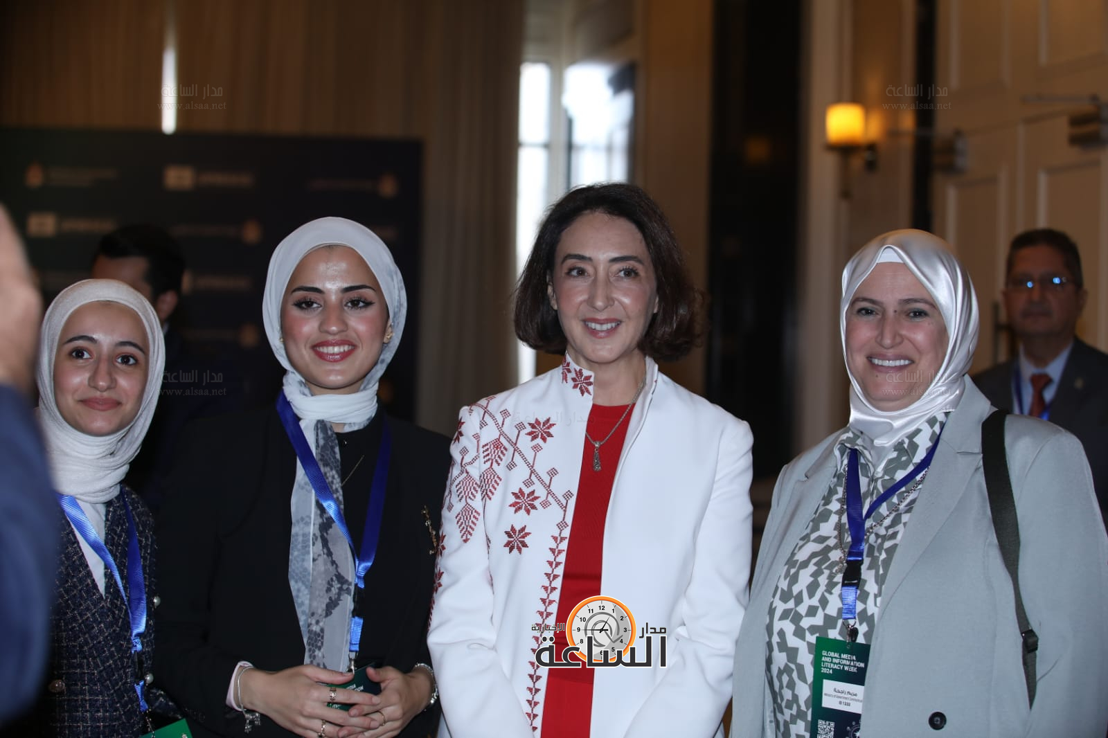 Madar Al-Saa Images 0.291135440610109