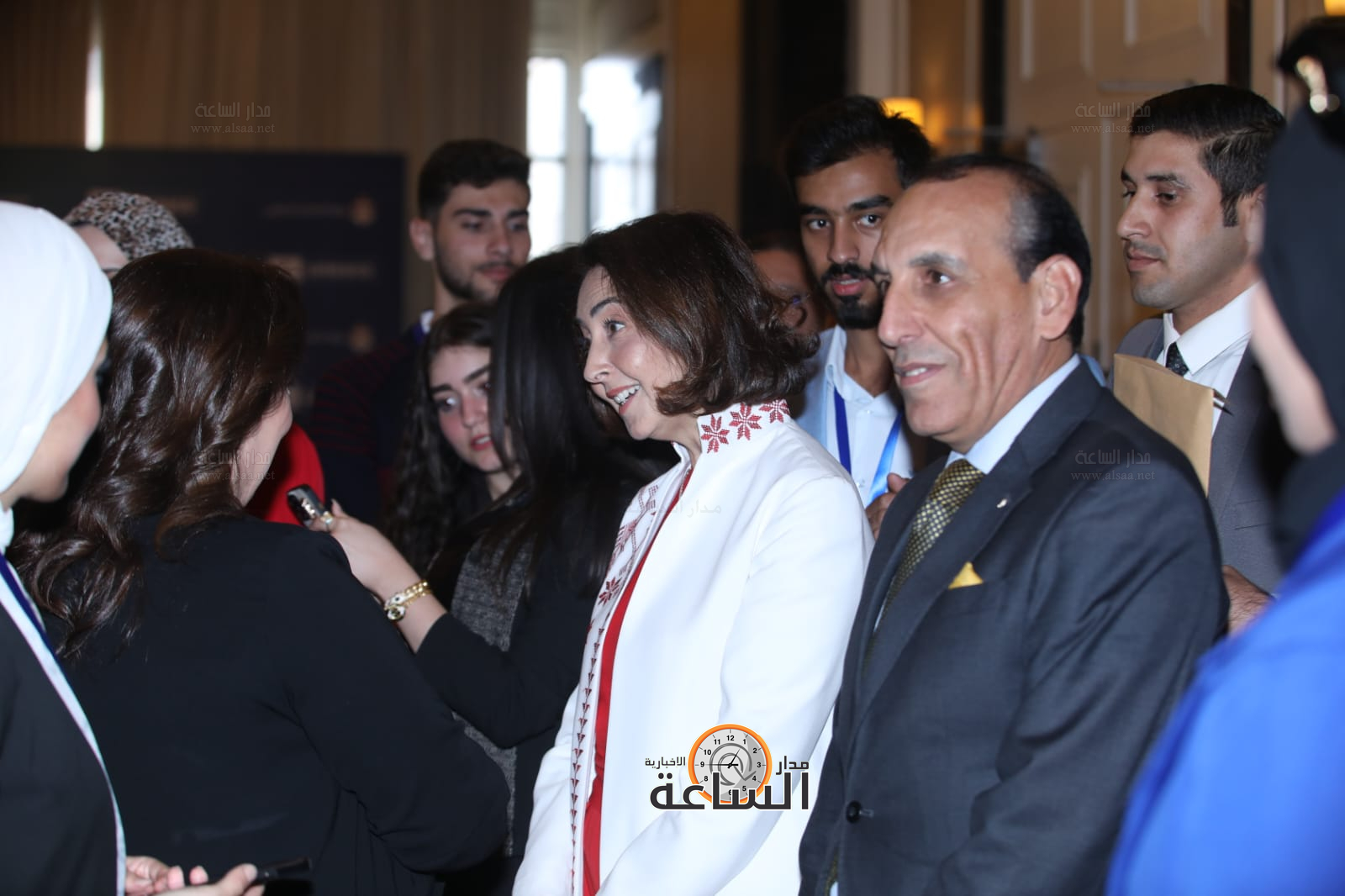 Madar Al-Saa Images 0.7323708352379756