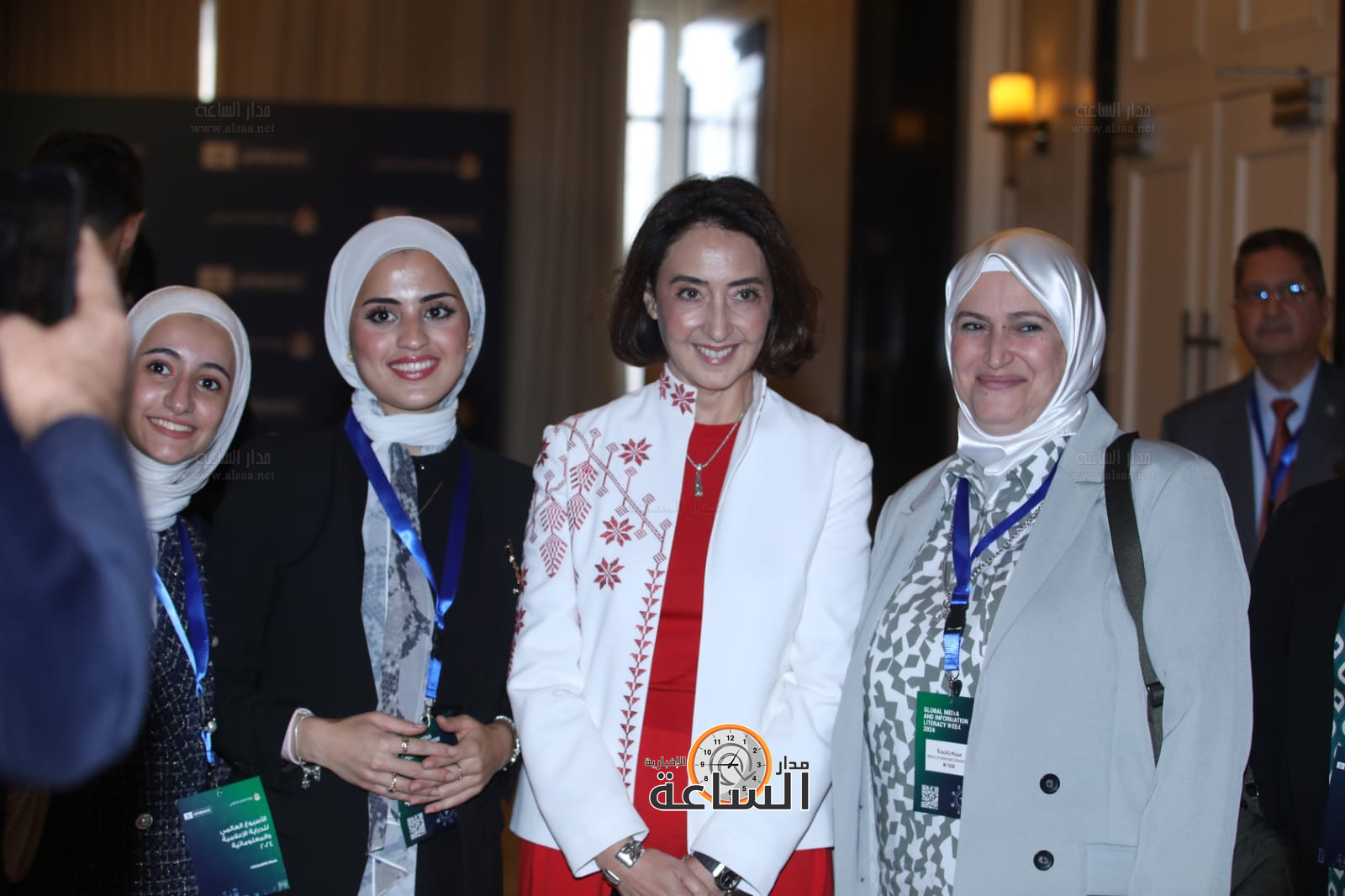 Madar Al-Saa Images 0.8230347811634844