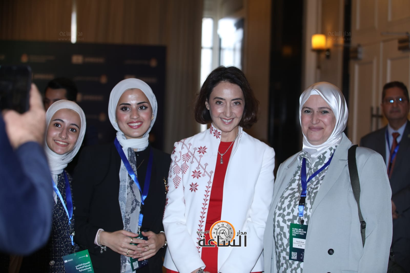 Madar Al-Saa Images 0.864570793676811