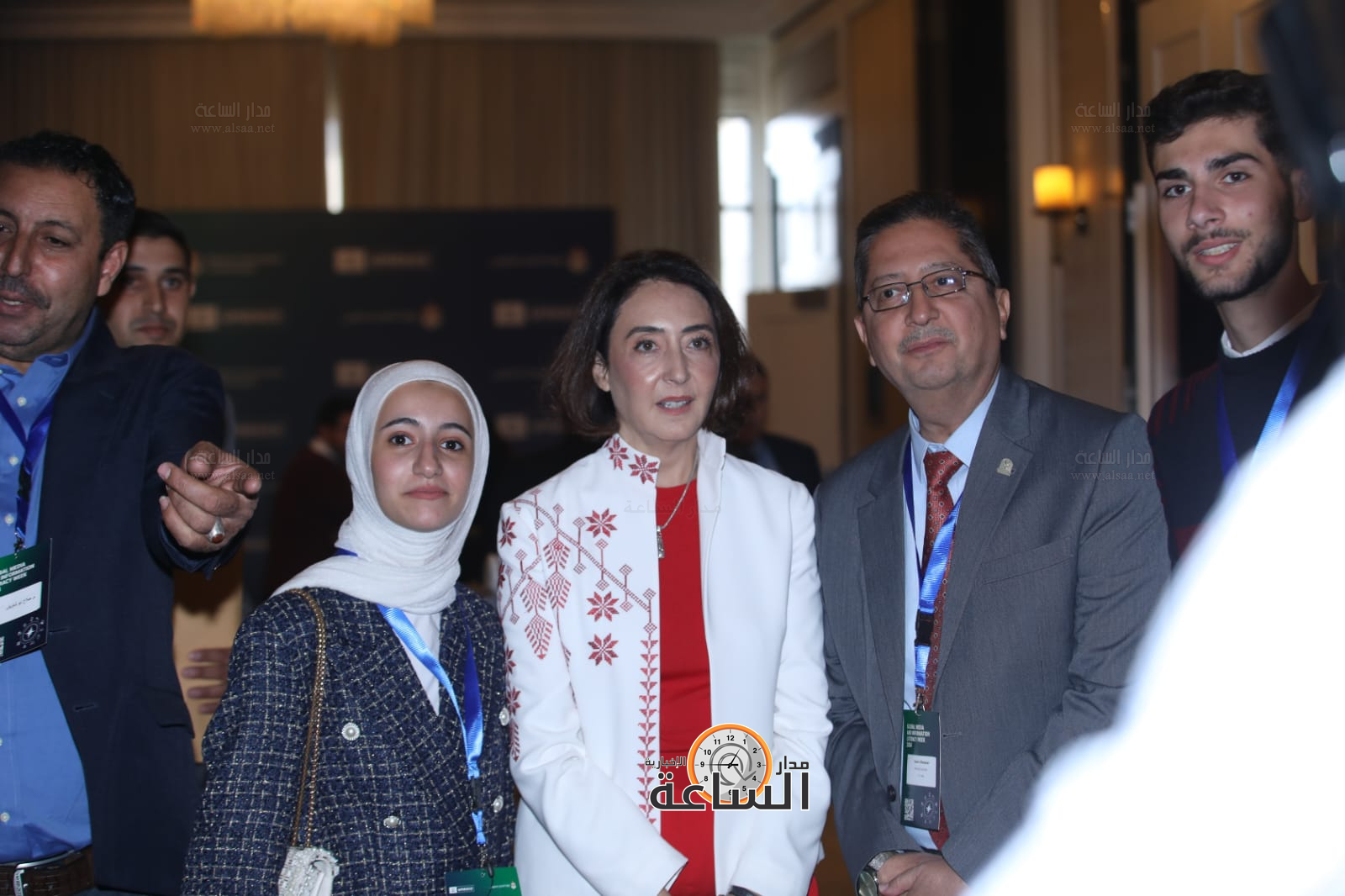 Madar Al-Saa Images 0.4510160736657982