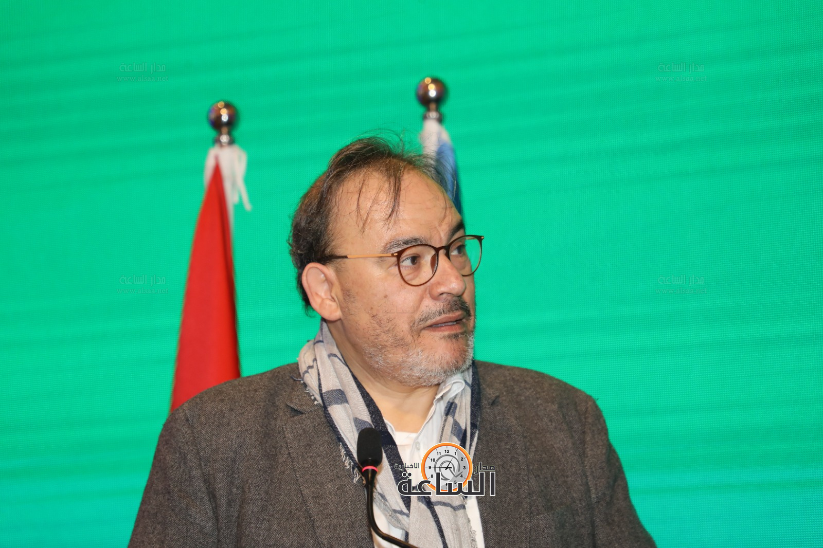 Madar Al-Saa Images 0.37530363228007