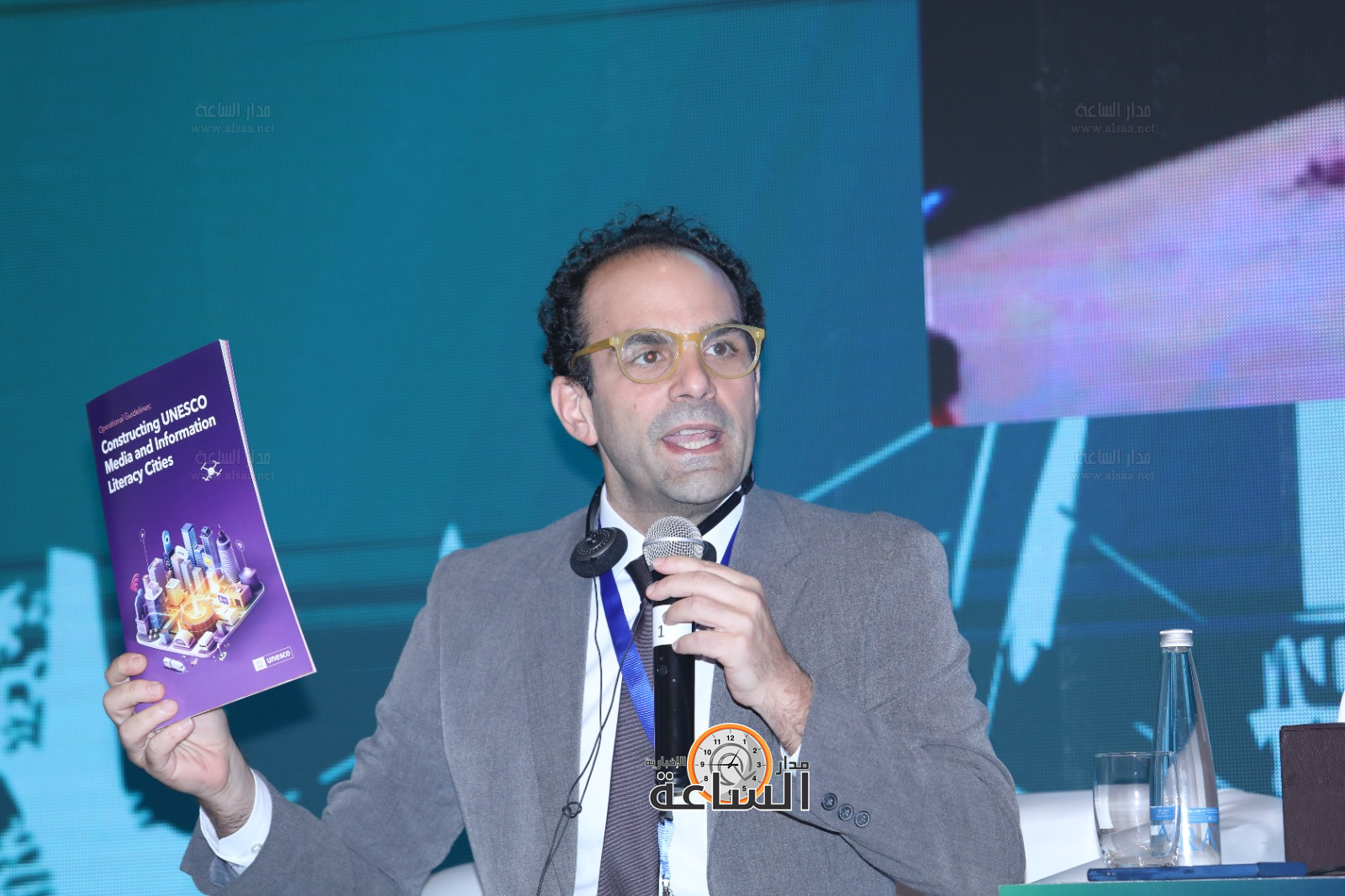 Madar Al-Saa Images 0.584195086908887