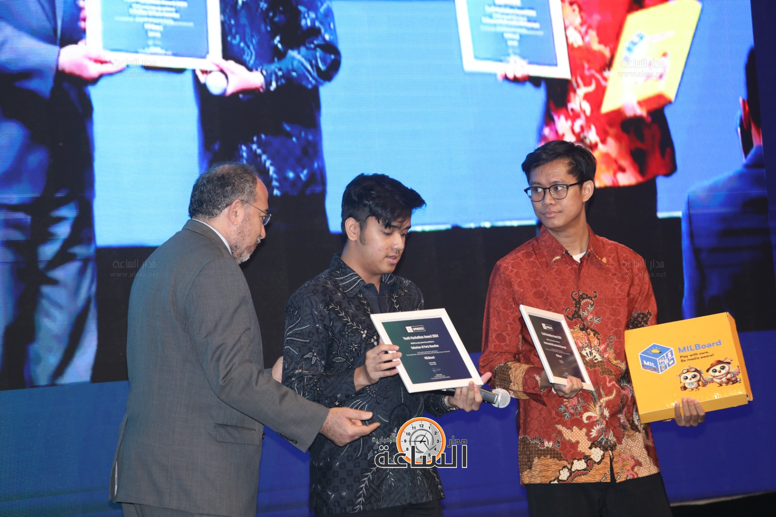 Madar Al-Saa Images 0.035071301151677