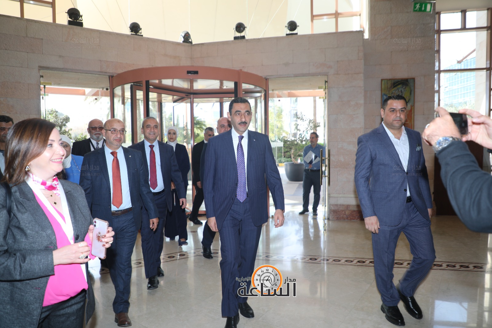 Madar Al-Saa Images 0.7487135382533359