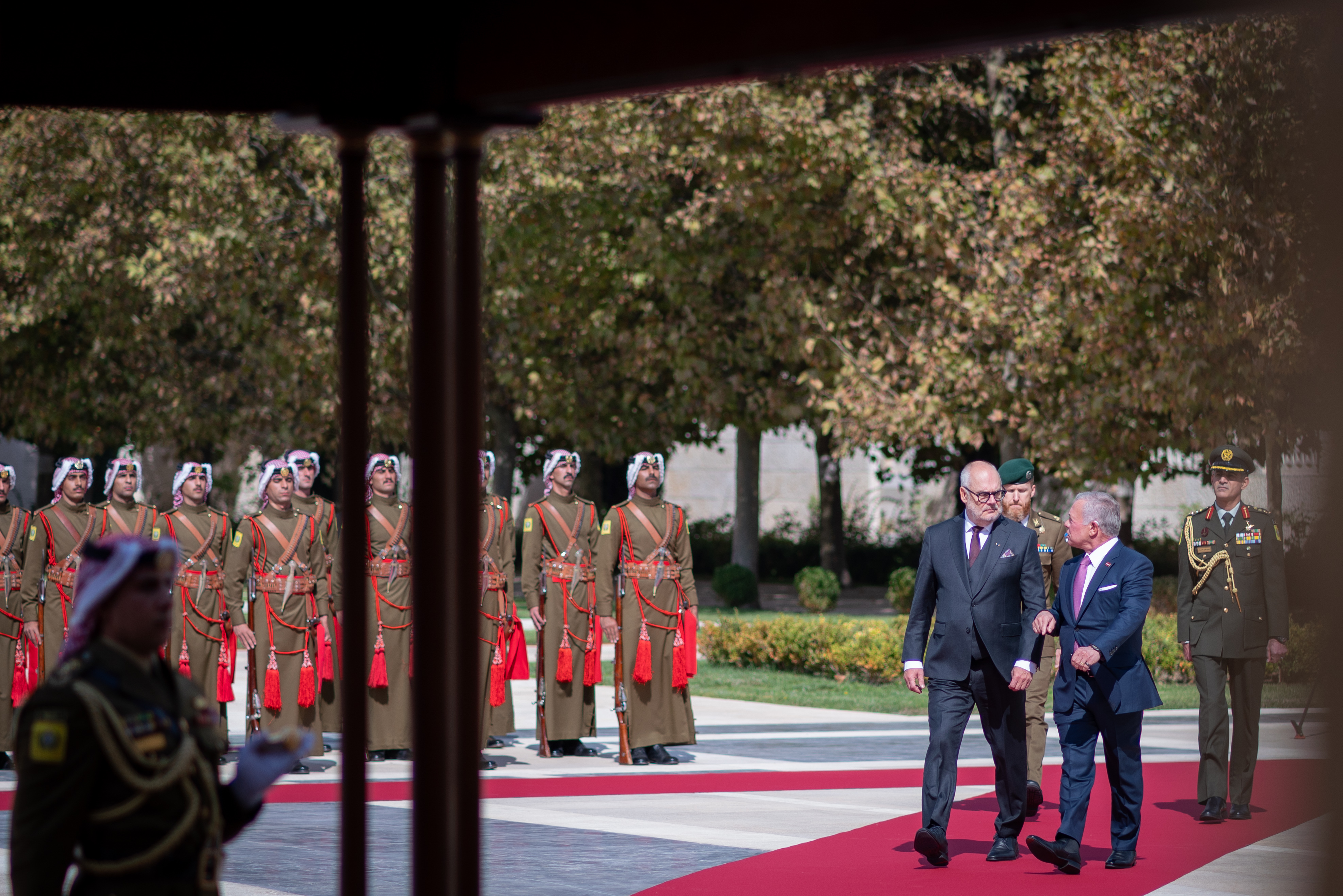 Madar Al-Saa Images 0.4524624418281