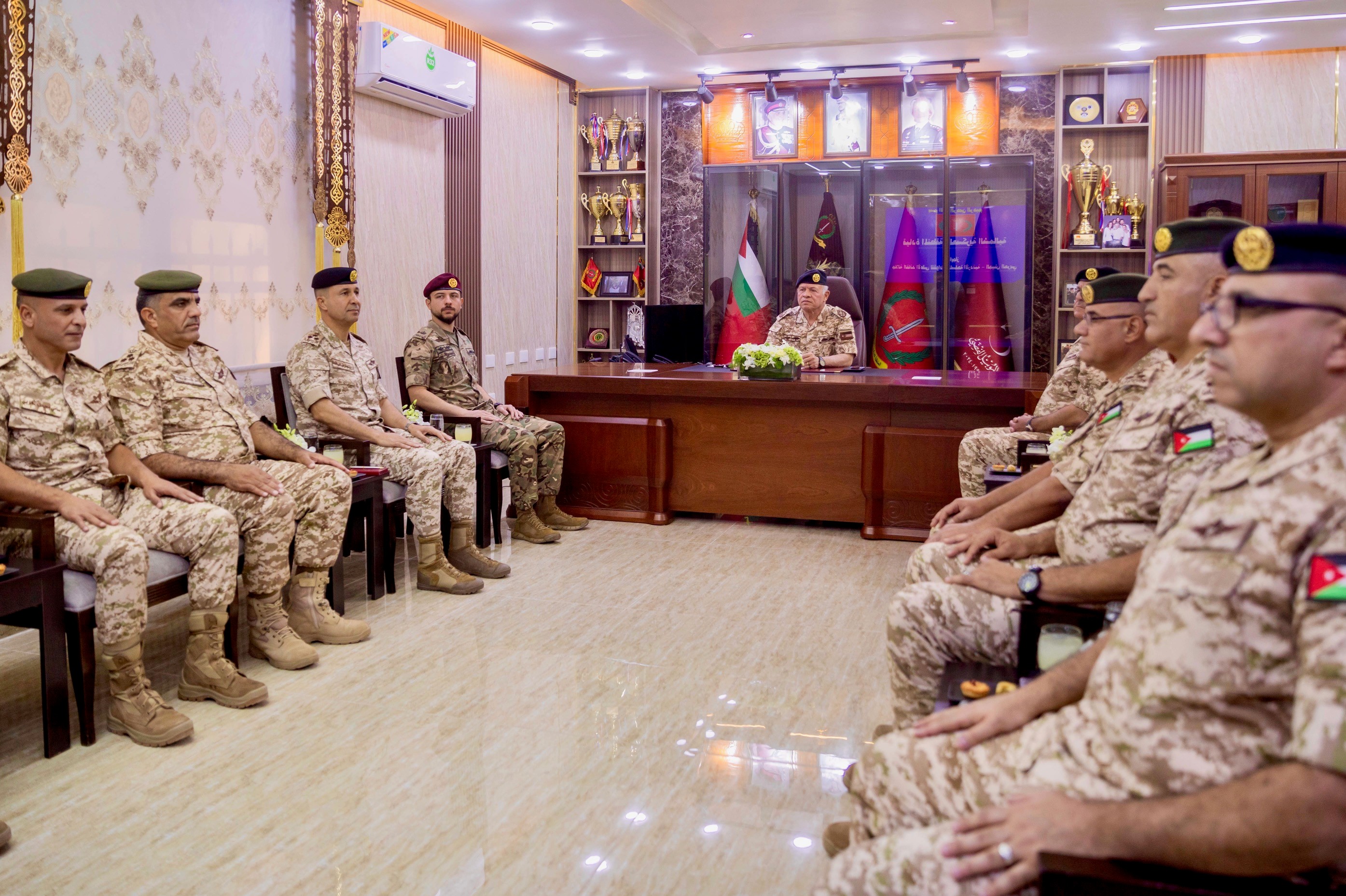 Madar Al-Saa Images 0.9274487185562936