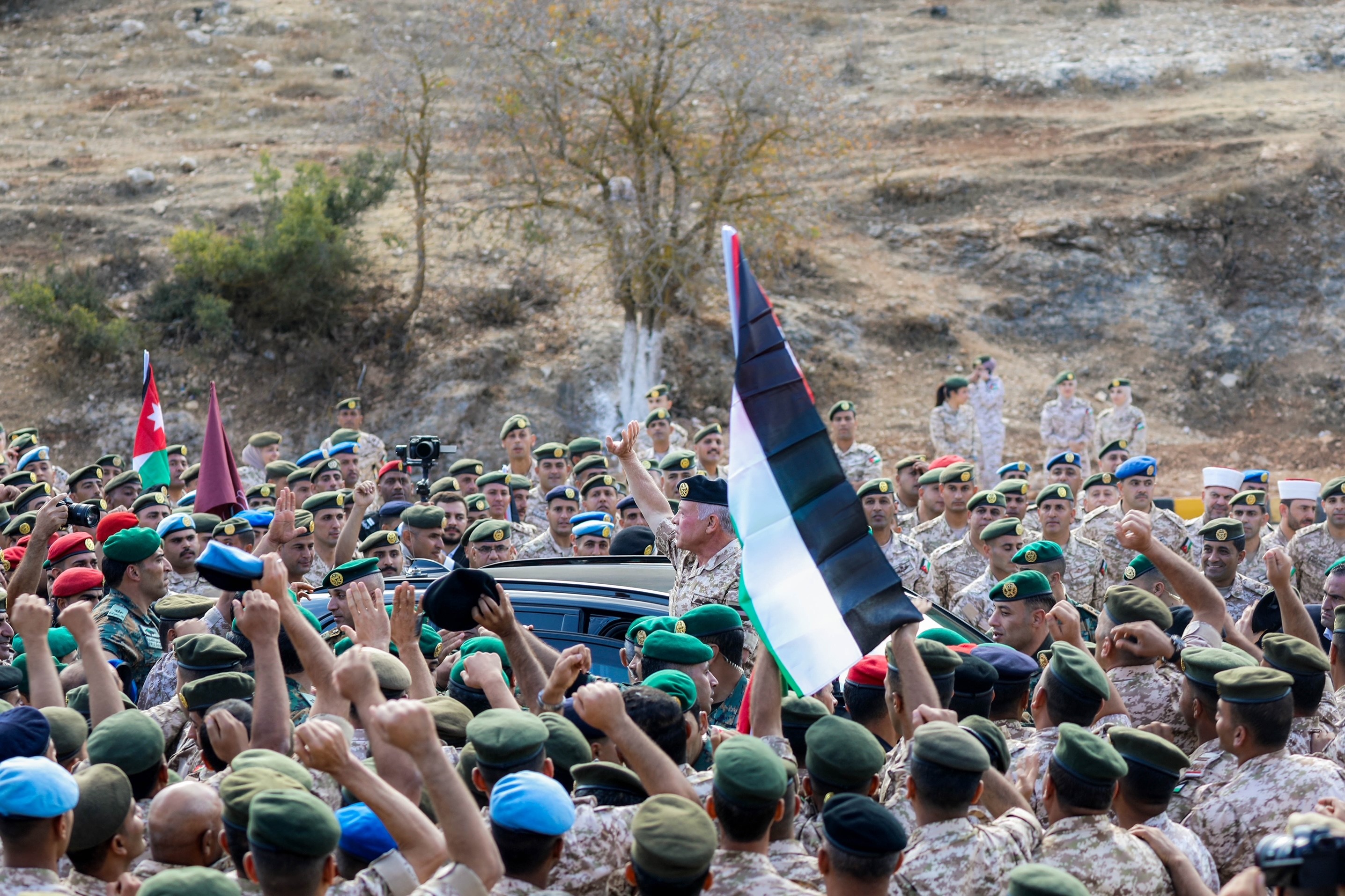 Madar Al-Saa Images 0.05603422570016736