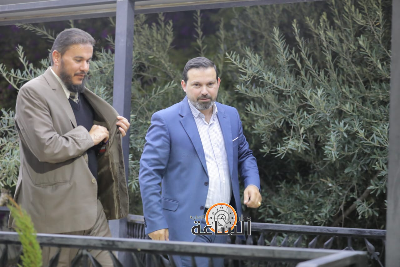 Madar Al-Saa Images 0.5751350670161035