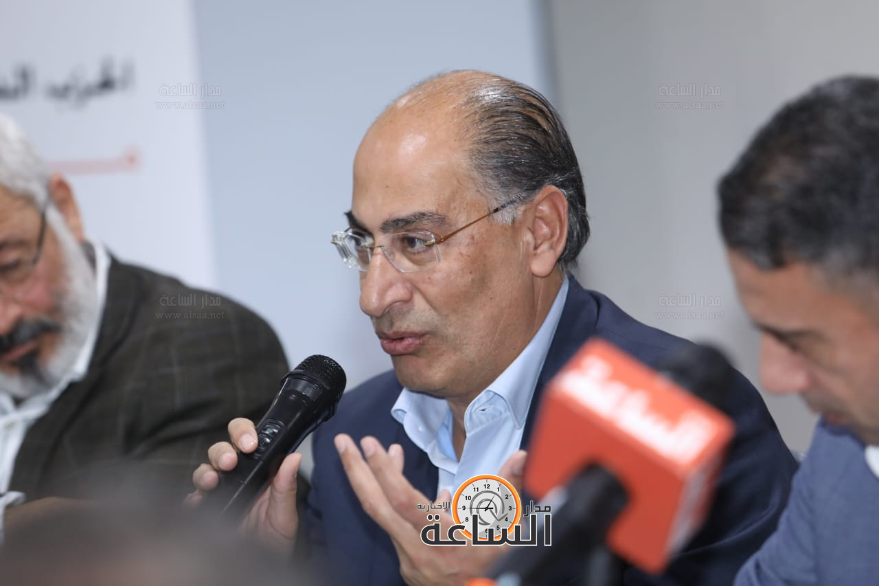 Madar Al-Saa Images 0.8699107682260072