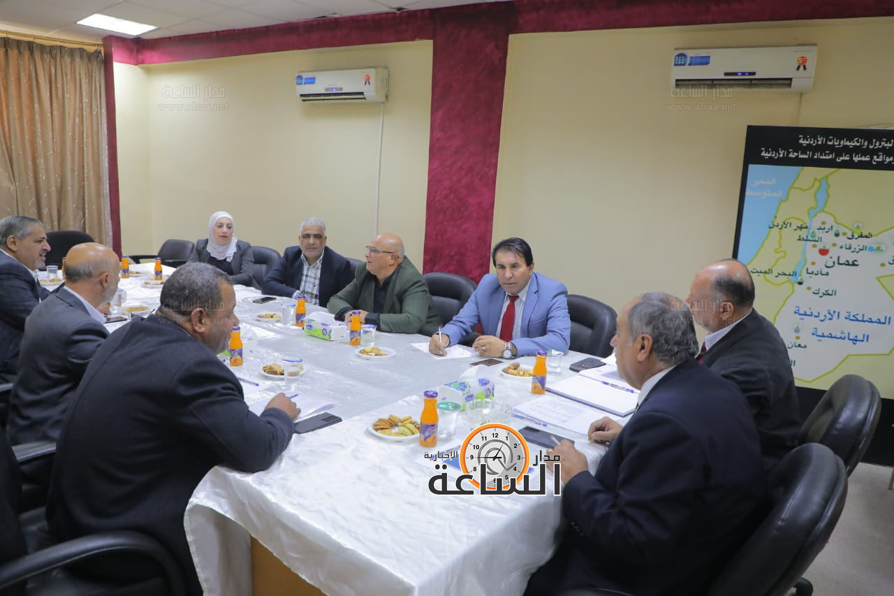 Madar Al-Saa Images 0.0003579556650159521