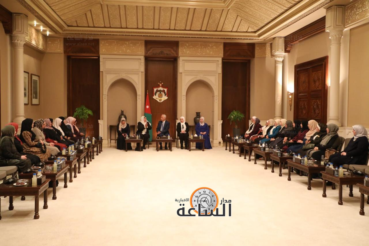 Madar Al-Saa Images 0.3759573057139709