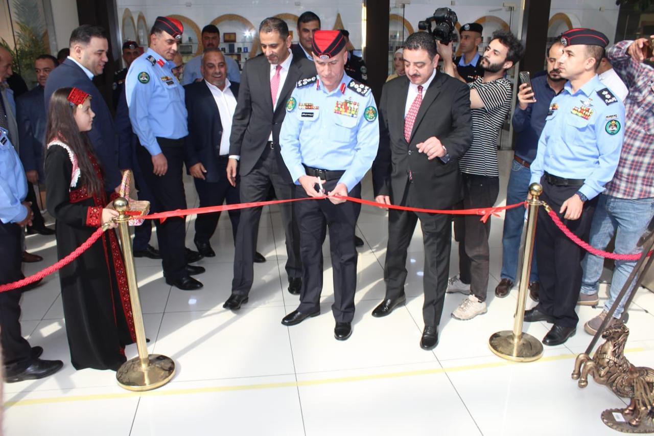 Madar Al-Saa Images 0.2125145515305613