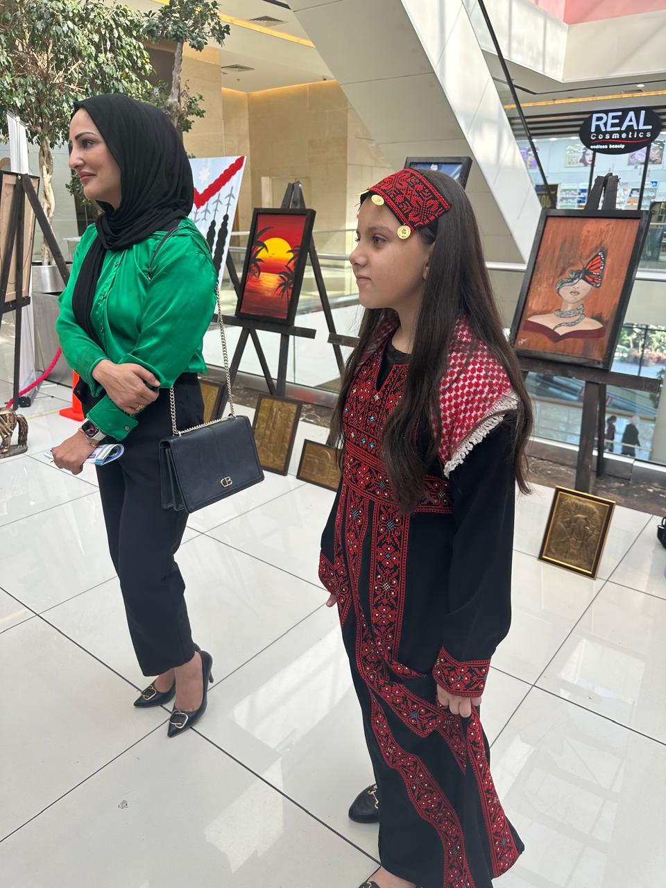 Madar Al-Saa Images 0.14880595464729995