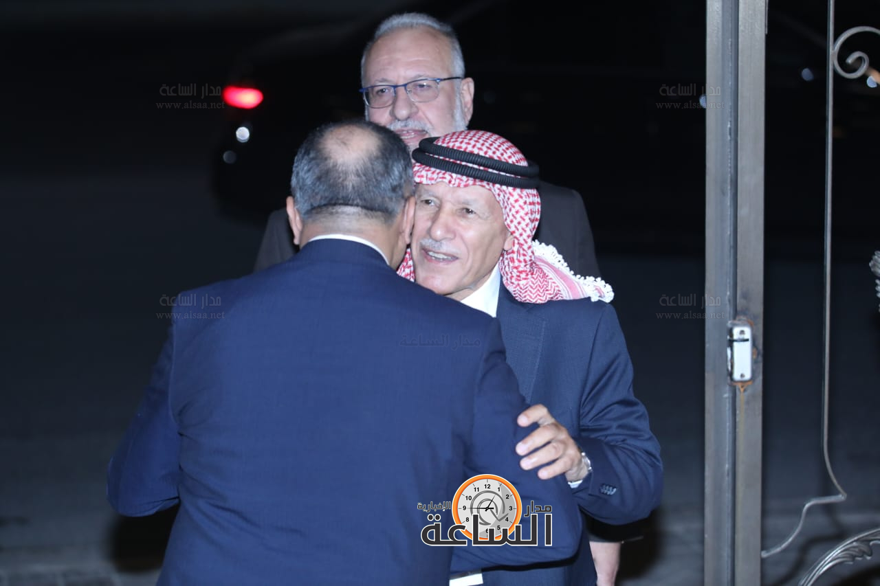 Madar Al-Saa Images 0.3128336596564565