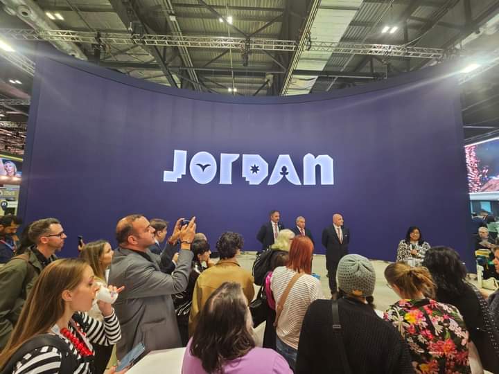 Madar Al-Saa Images 0.6462390526688906