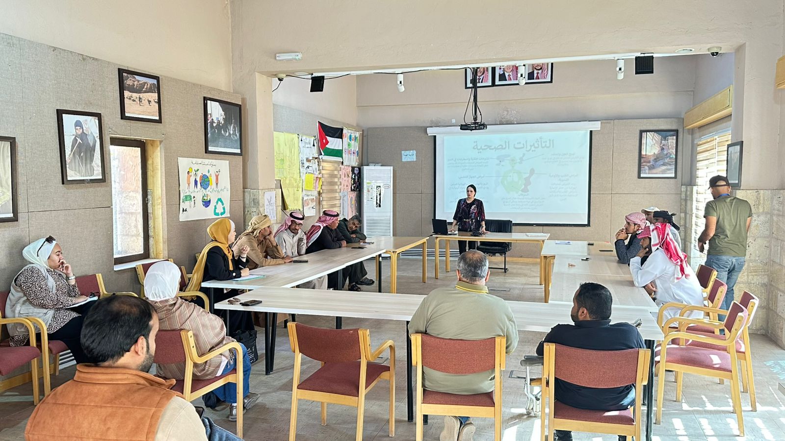 Madar Al-Saa Images 0.631006232415875