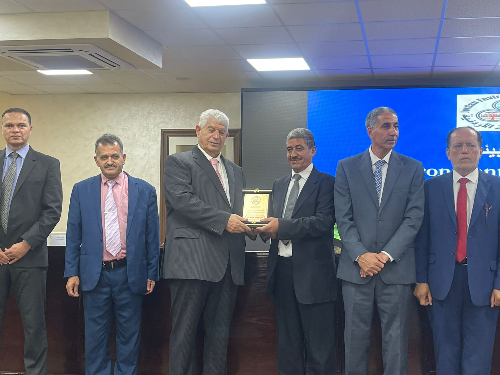 Madar Al-Saa Images 0.9789595623303531