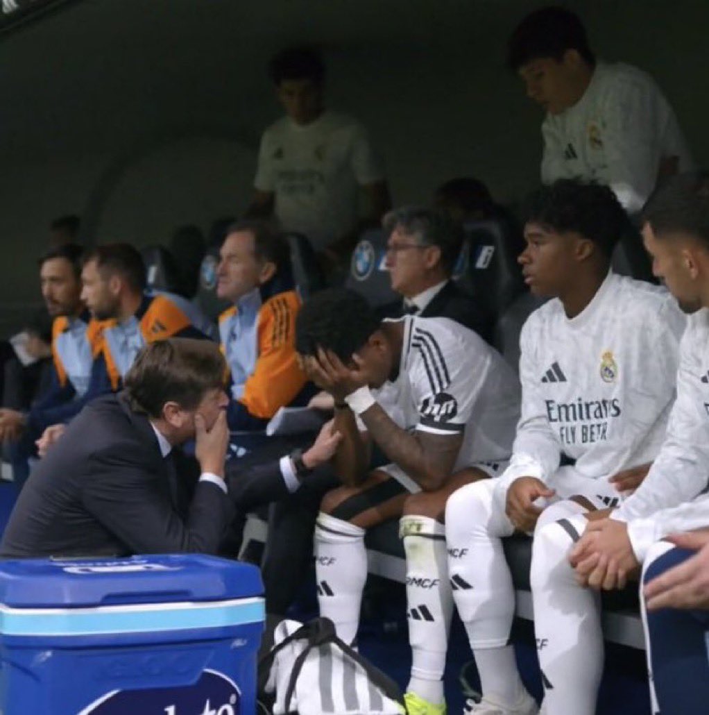 Madar Al-Saa Images 0.456929382068064