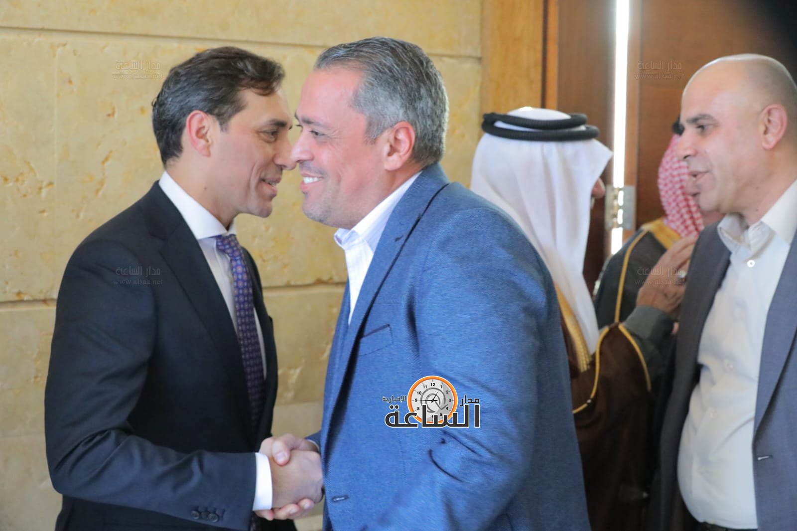 Madar Al-Saa Images 0.2166387940276162