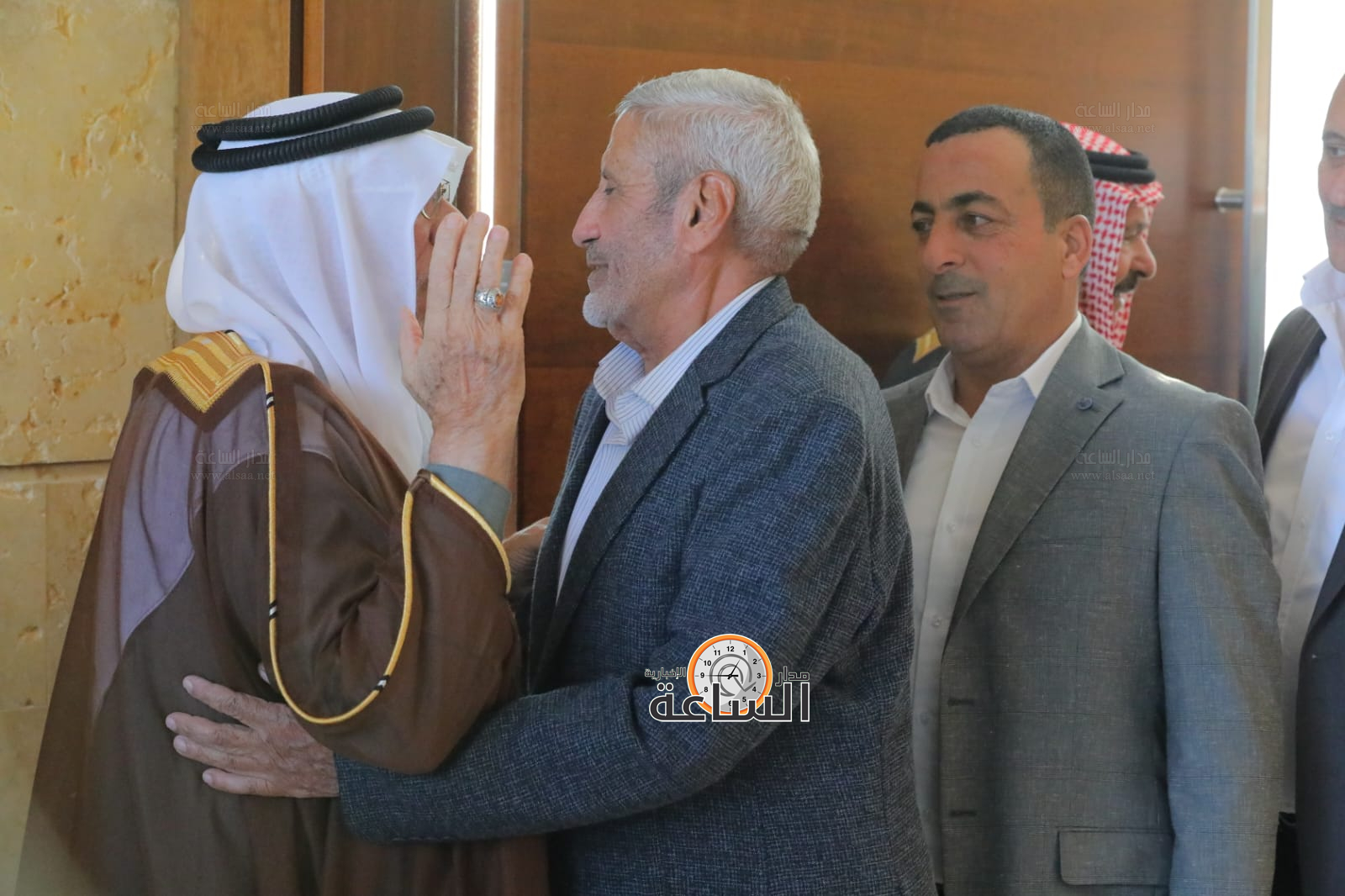 Madar Al-Saa Images 0.399812577677396